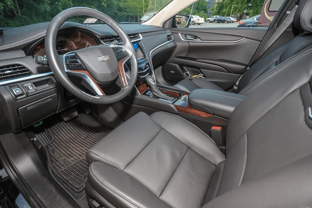 CADILLAC-XTS-SEDAN-inner-img-1